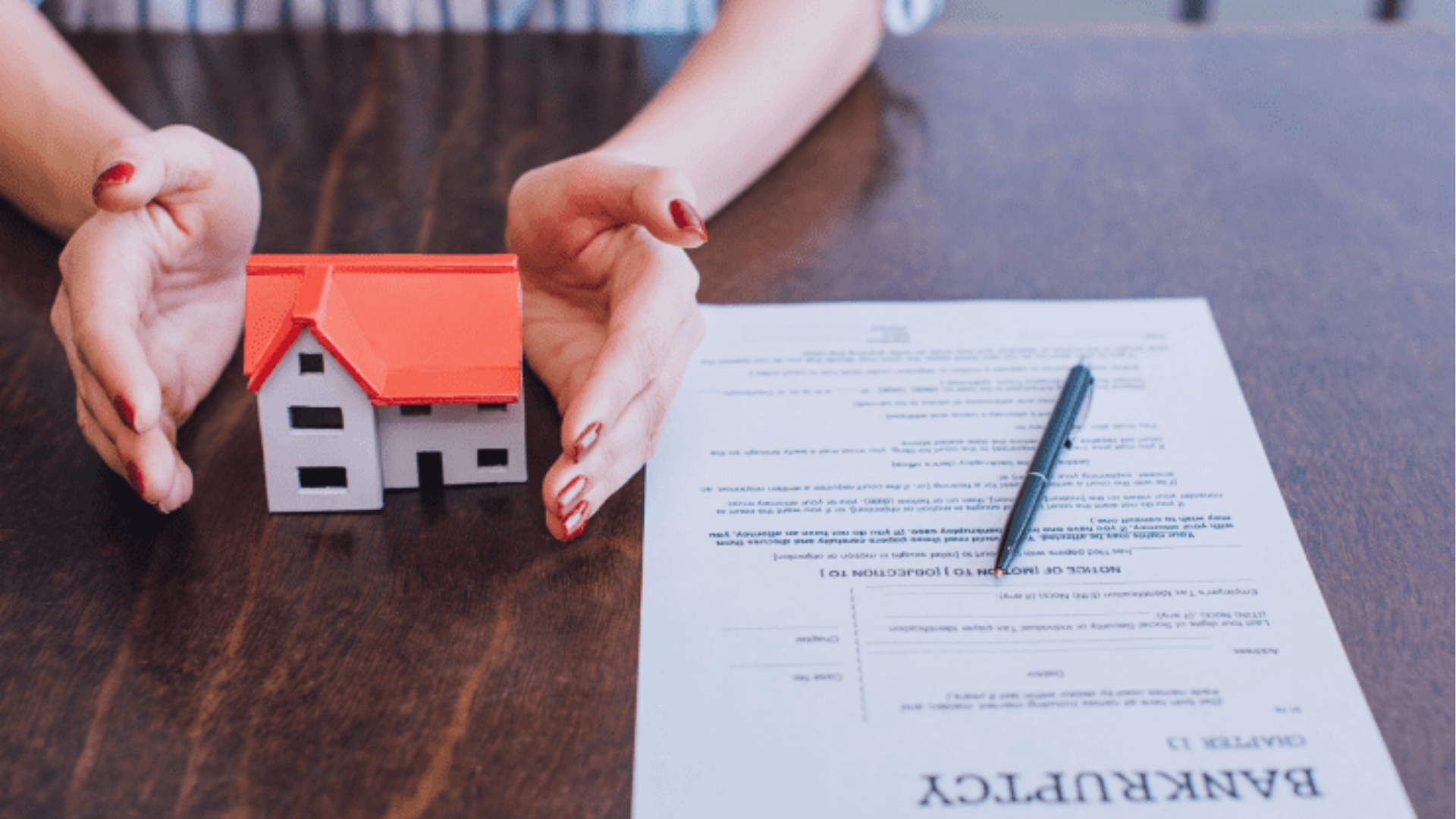 Infographic illustrating steps to buy a house during the pandemic, featuring tips and key considerations for homebuyers.