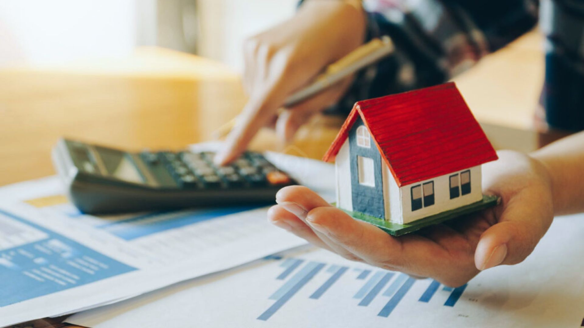 Infographic illustrating steps to buy a home during the pandemic, featuring tips and resources for prospective buyers.