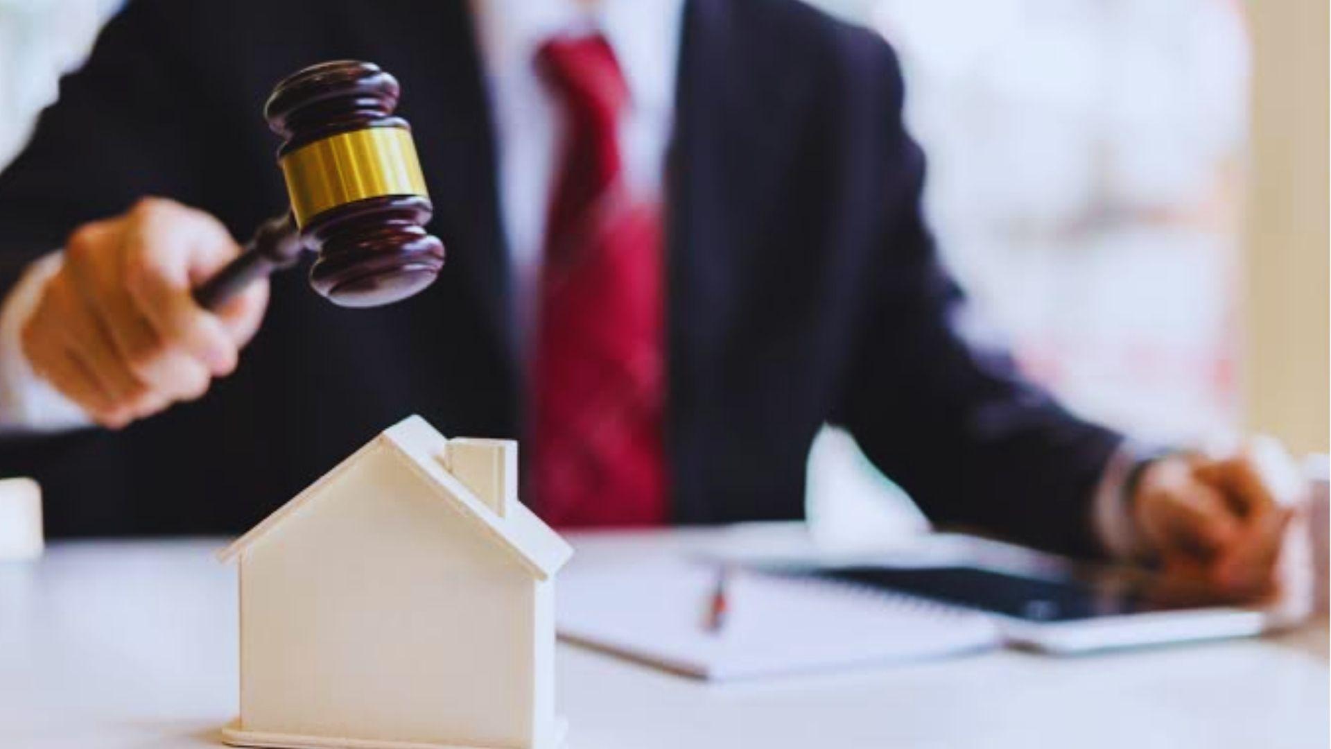 Court judge overseeing decisions regarding sale of a property.